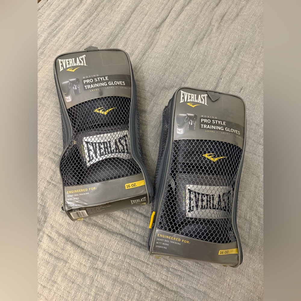 Everlast Pro Style Boxing Gloves Black